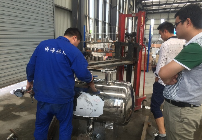 大英英郡項目無負壓罐出廠試壓