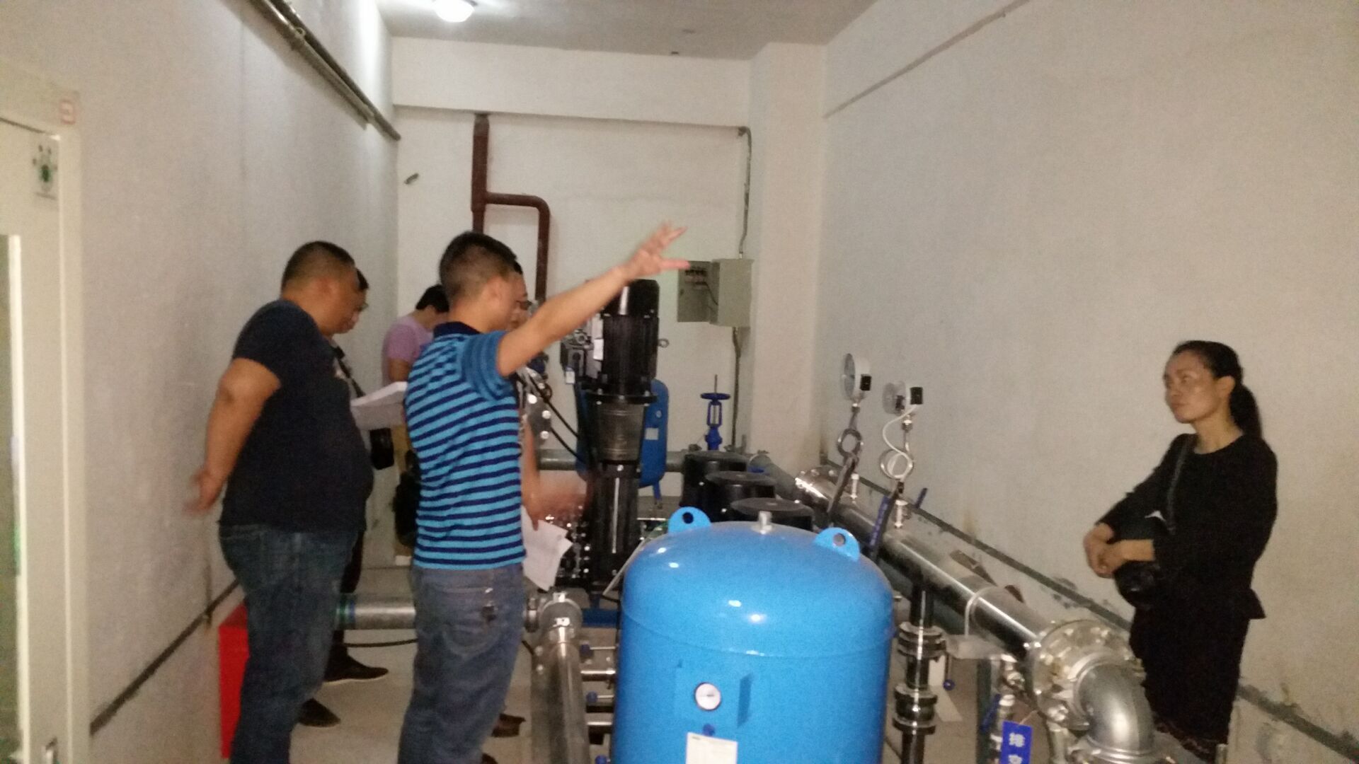 成都文晟國際大廈恒壓變頻供水設備完成驗收